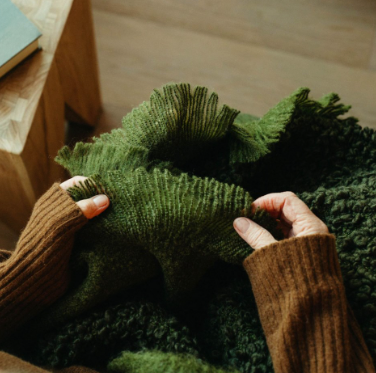 Vallnord Boucle Throw in Olive