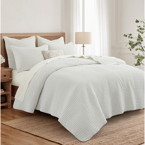 Eyelet Quilt Set