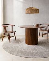 Masterpiece Rug in Cream/Light Gray